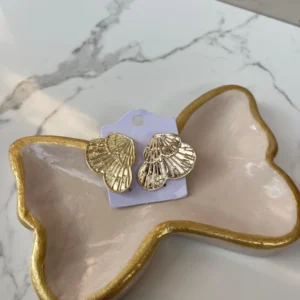 Alas de mariposas doradas