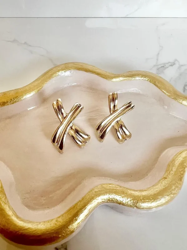 Aretes X dorados