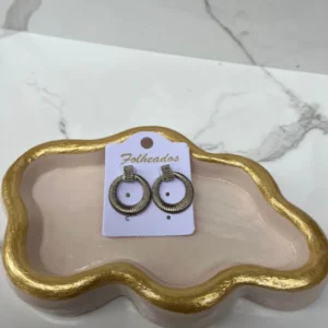 Argollas pequeñas con detalles lineas