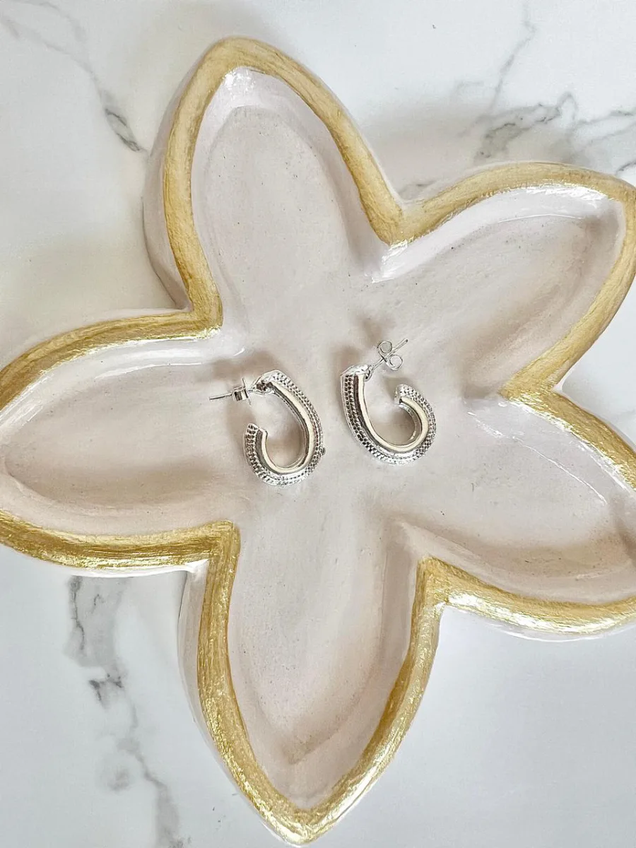 Argollas forma J plateadas