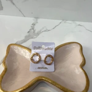 Argollas pequeñas con corazón dorado
