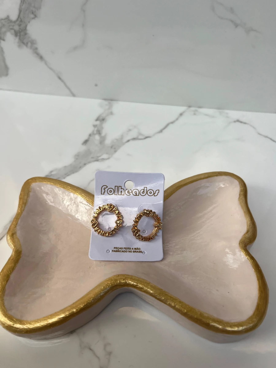 Argollas pequeñas con corazón dorado