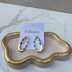 Argollas  semi gorditas doradas