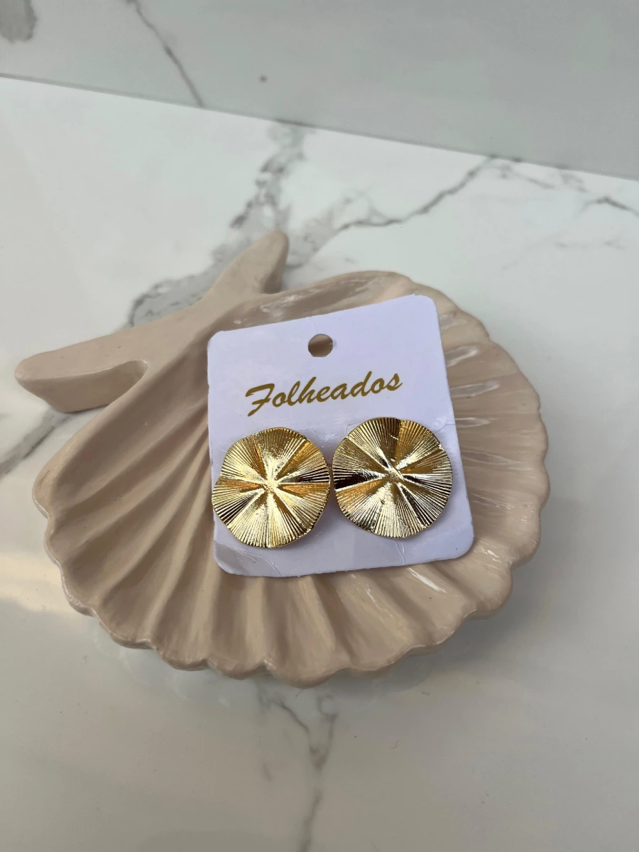 Botón arrugado con líneas dorado