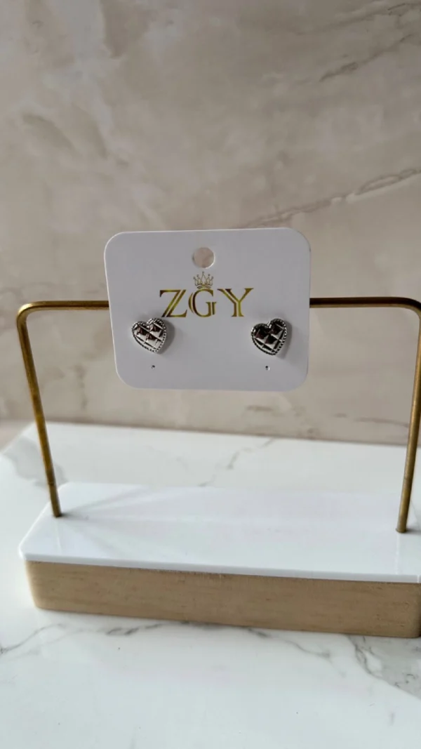 Corazoncito con diamante plateado