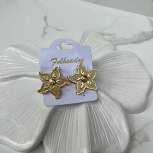 Estrella estilo sol dorado