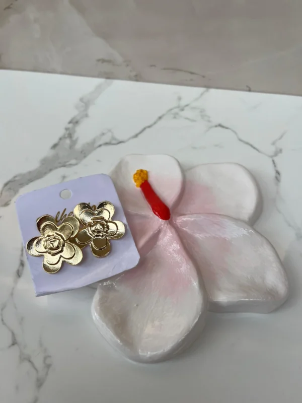 Flor doble dorado