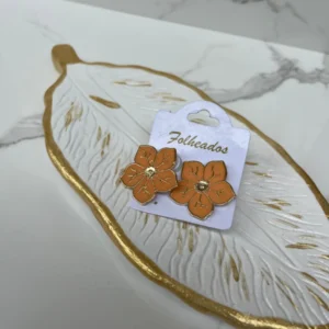 Flor grande melón con dorado