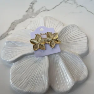 Florcita con remolino dorado