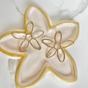 Hojas grandes sin relleno dorado