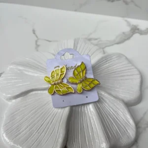 Mariposa amarilla con dorado