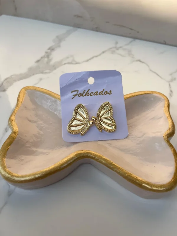 Mariposas doradas iguales