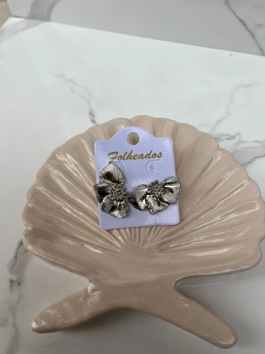 Media flor con detalles plateada