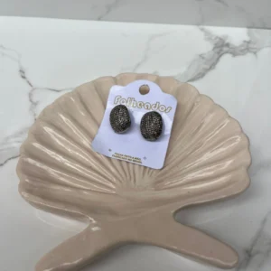 Botón pequeño con puntitos plateado