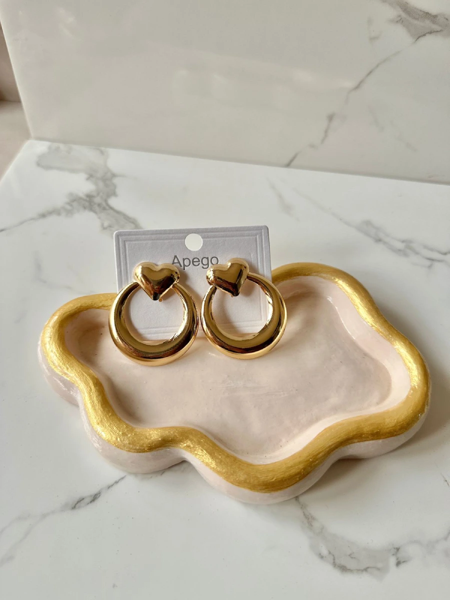 Argolla con corazón pequeño dorado