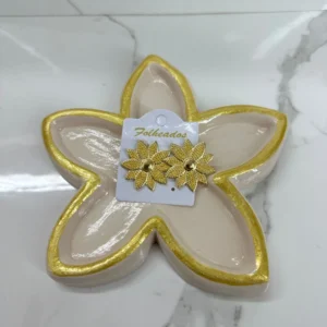 Flor puntas finas dobles dorada