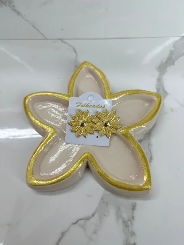 Flor puntas finas dobles dorada