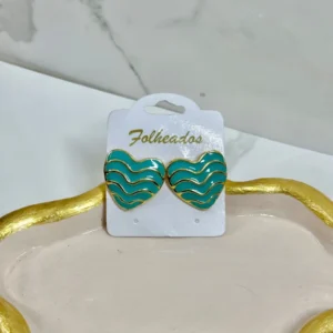 Corazón con olas verde azulado