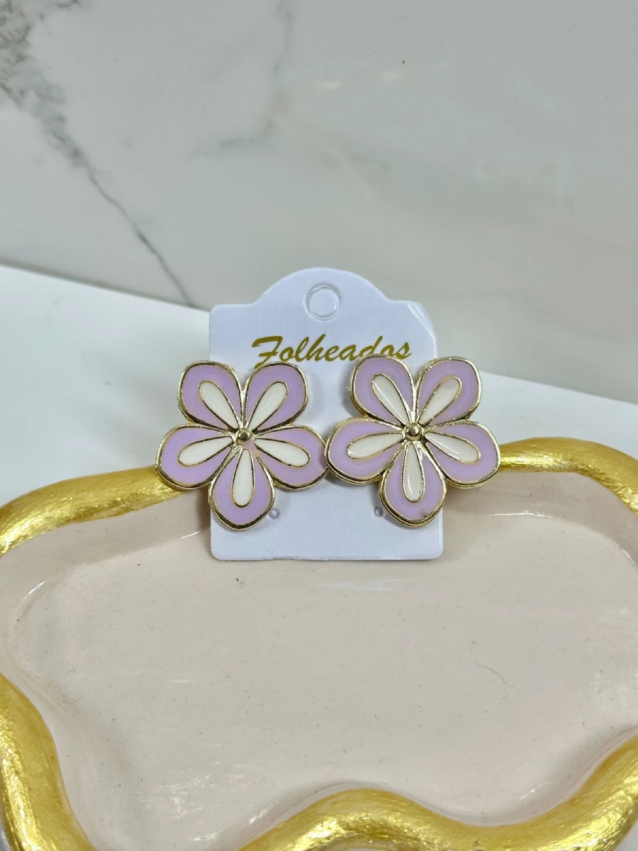 Flor redonda lila suave con blanco