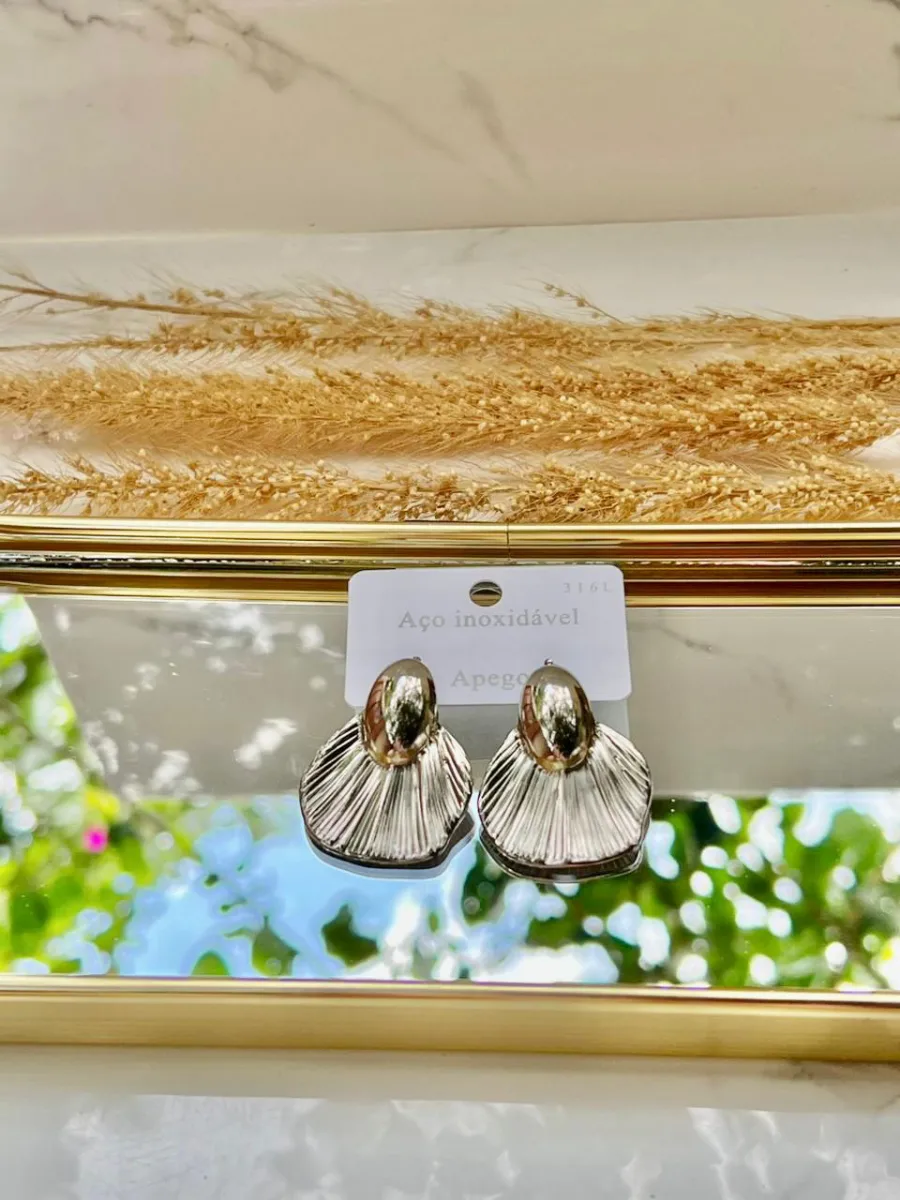 Concha tipo abanico plateada