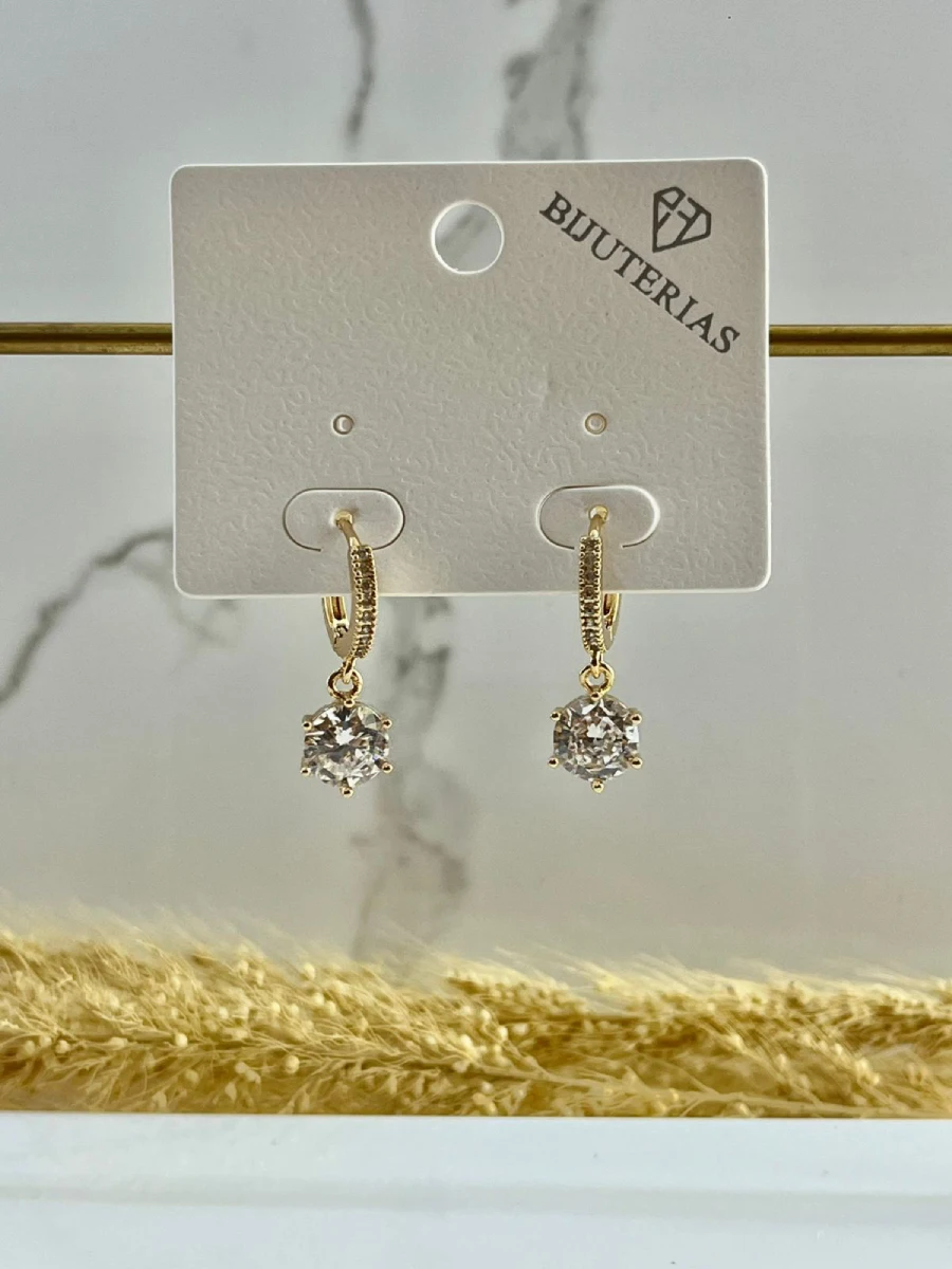 Dormilona con circón dorado