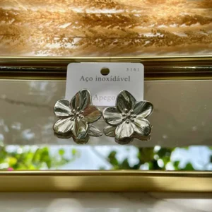 Flor mediana con linea plateado